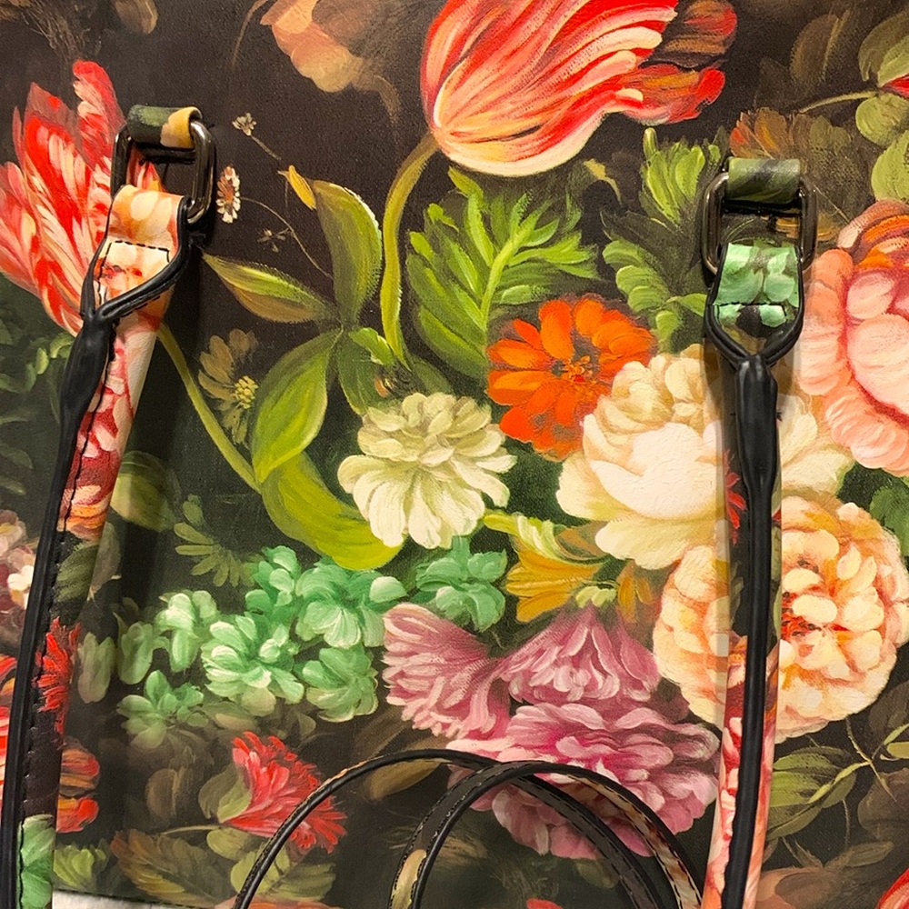 Gorgeous!!! Floral Purse - Picture 3 of 10